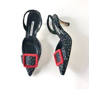Manolo Blahnik Maysli Buckle
Floral Pointed Toe Slingback Pumps Heels 37